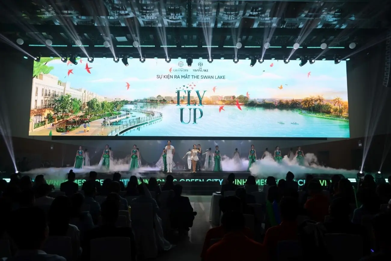 Sự kiện ra mắt Swan Lake tại Vinhomes Green City Hậu Nghĩa thu hút đông đảo cư dân và khách mời.